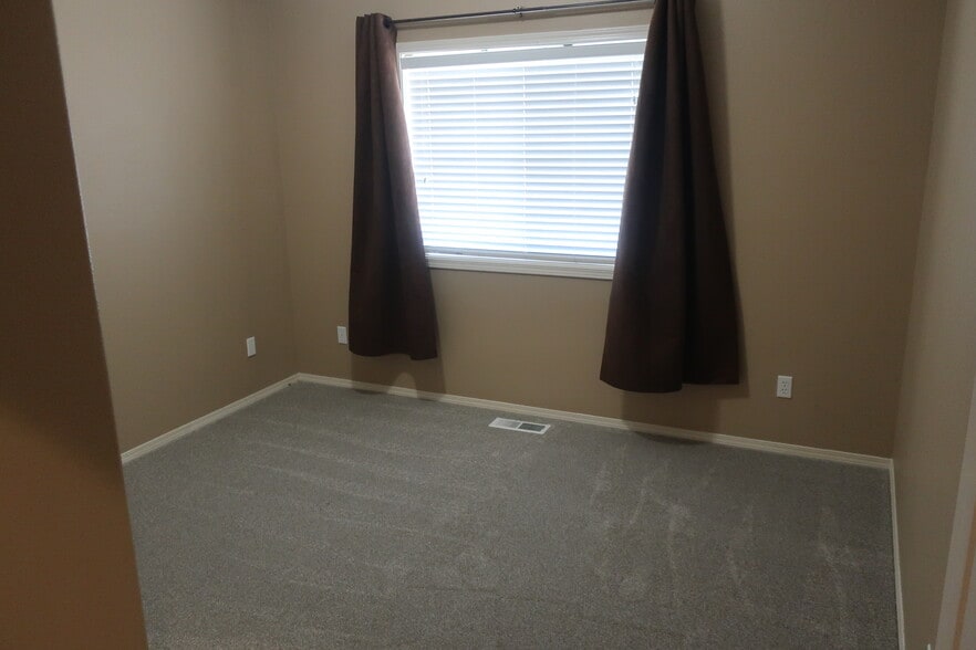 Building Photo - 466 Lower Daniels Dr