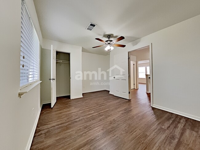 Building Photo - 2738 Springstone Dr