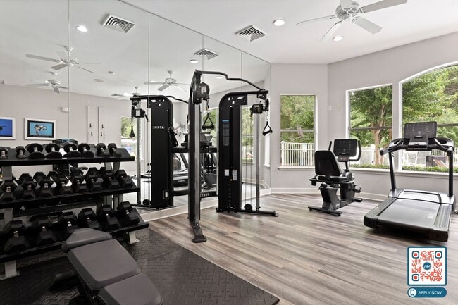 Building Photo - MOVE IN THIS YEAR - FREE MONTH'S RENT IN 1st 90 DAYS!