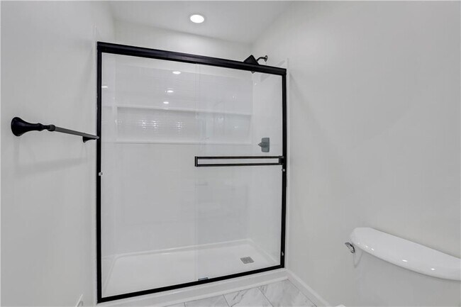 Building Photo - 4684 Ben Hill Dr