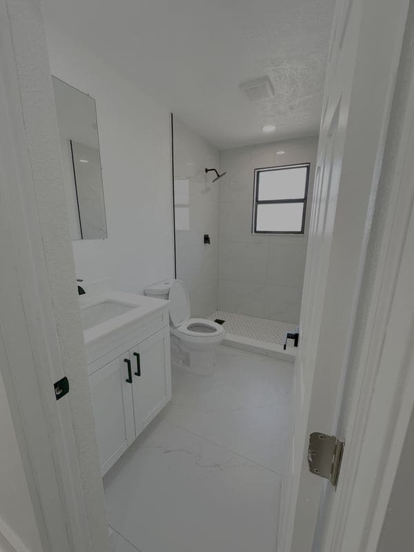 Building Photo - 2222 10th St S