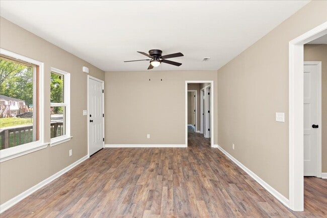 Building Photo - 309 Rickenbacker Dr