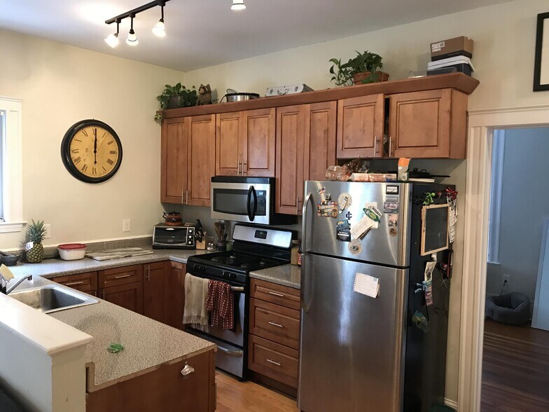 Building Photo - 350 Broadway