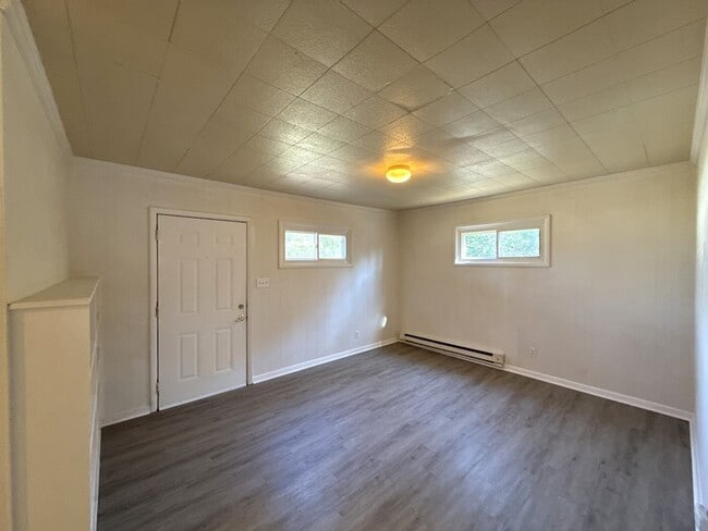 Building Photo - T.R. Lawing Realty Property