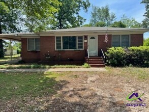 Building Photo - 313 Cherokee Dr