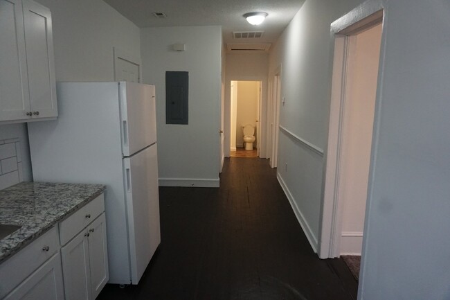 Building Photo - 2BR/1BA Downtown Wilmington Near Brooklyn ...