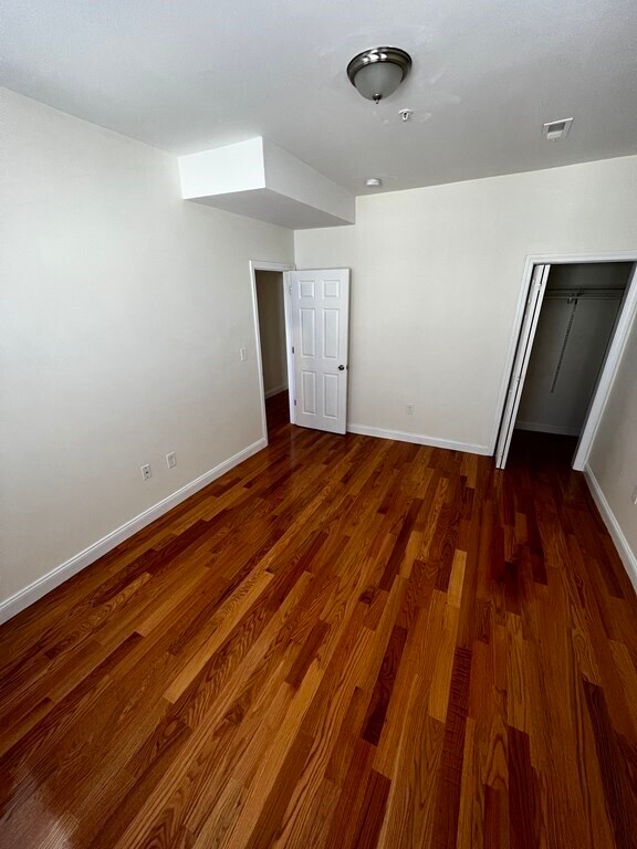 Building Photo - 53 Woodford St