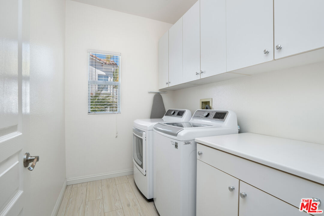 Building Photo - 7201 Rockridge Ter