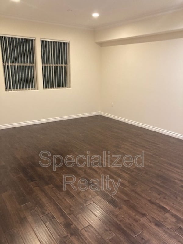 Building Photo - 10921 Whipple St