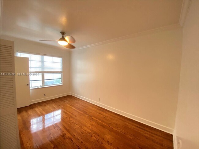 Building Photo - 610 8th St