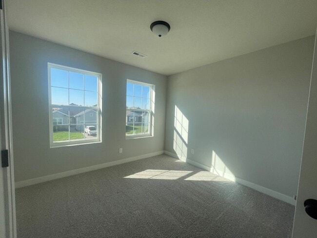 Building Photo - Townhome for Rent in Papillion