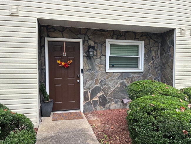 Building Photo - 6368 Baker Ct