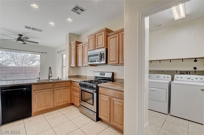 Building Photo - 4229 W Galapagos Ave