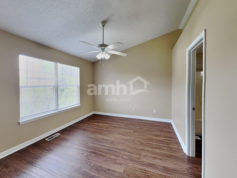 Building Photo - 6055 Polonius Ct
