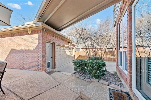 Building Photo - 1093 Woodbriar Dr