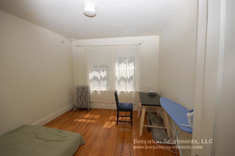 Building Photo - 119 Sutherland Rd