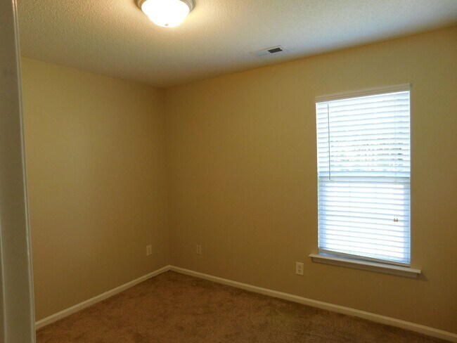 Building Photo - 205 Sellhorn Blvd