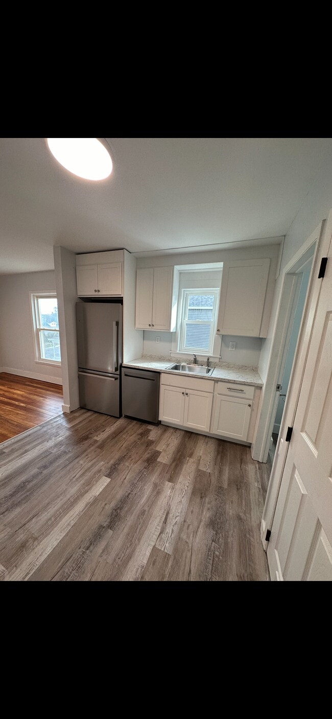 Building Photo - 19 Glen Ave