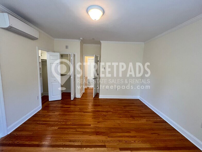 Building Photo - 1 Langdon Sq