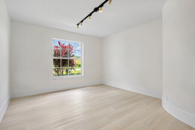 Building Photo - 20321 Hacienda Ct
