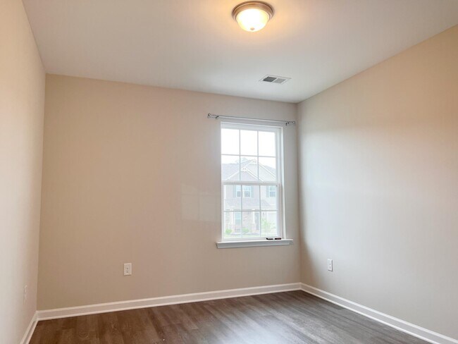 Building Photo - 720 Stilmore Dr