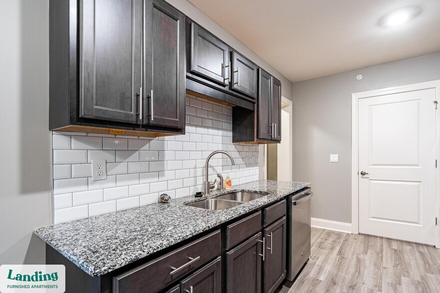 Building Photo - 305 Laredo Dr