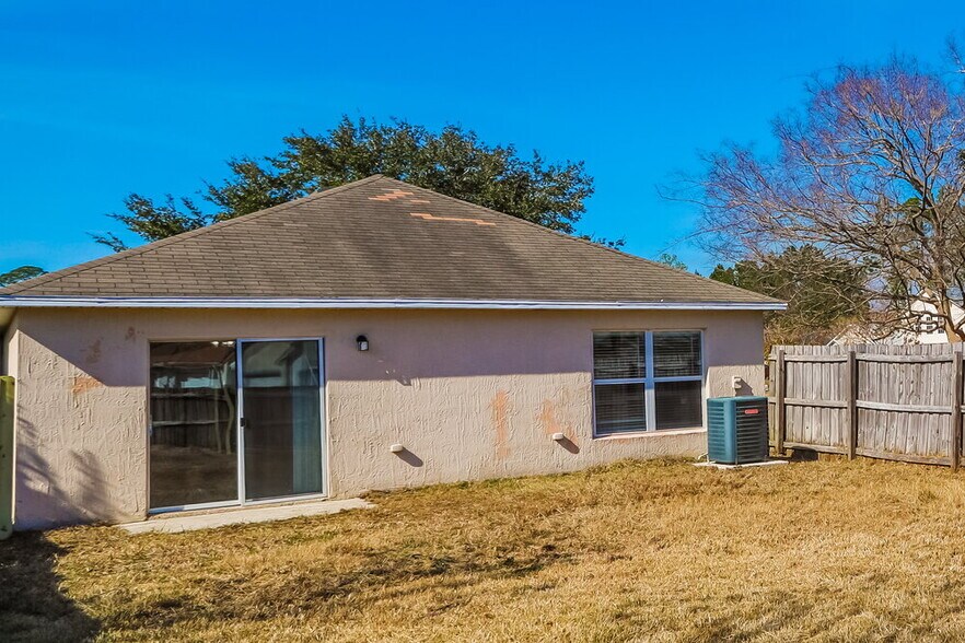 Building Photo - 3640 Alec Dr