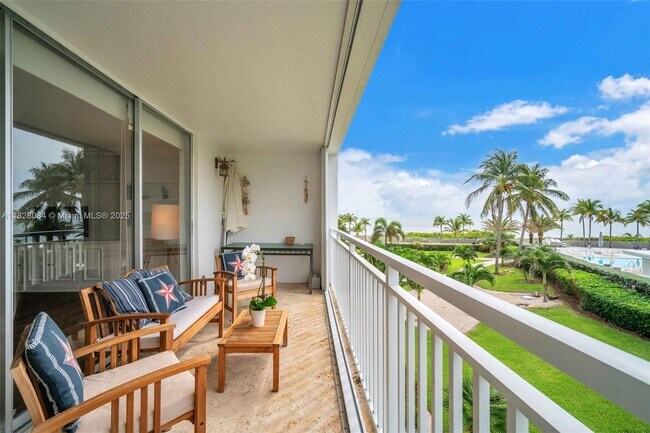 Building Photo - 611 Ocean Dr
