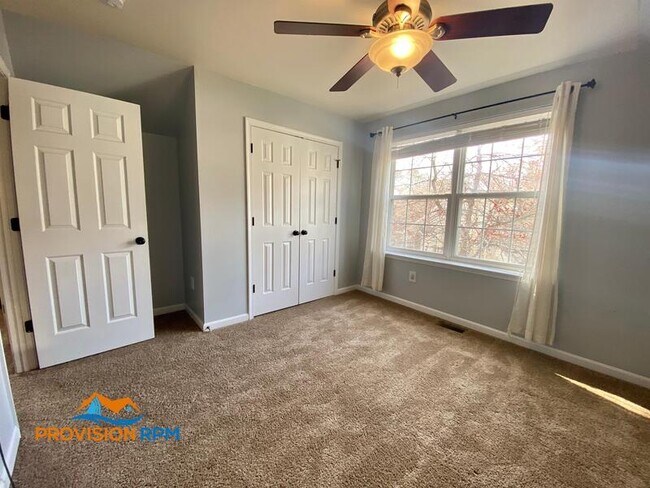 Building Photo - 106 Hanson Ct