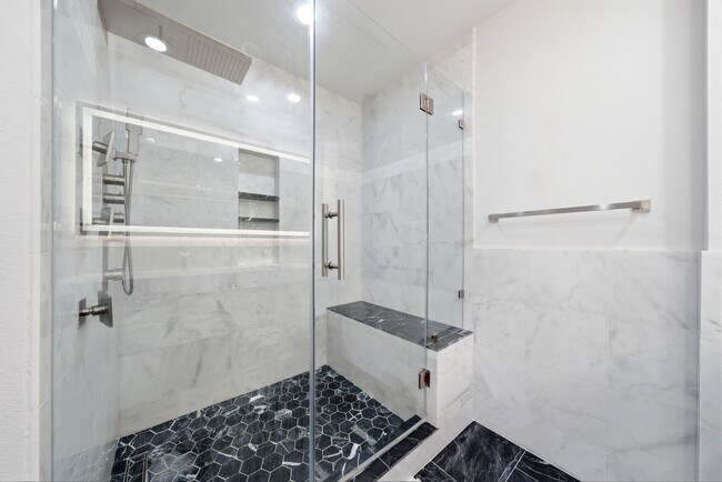 Building Photo - 3333 Allen Pkwy