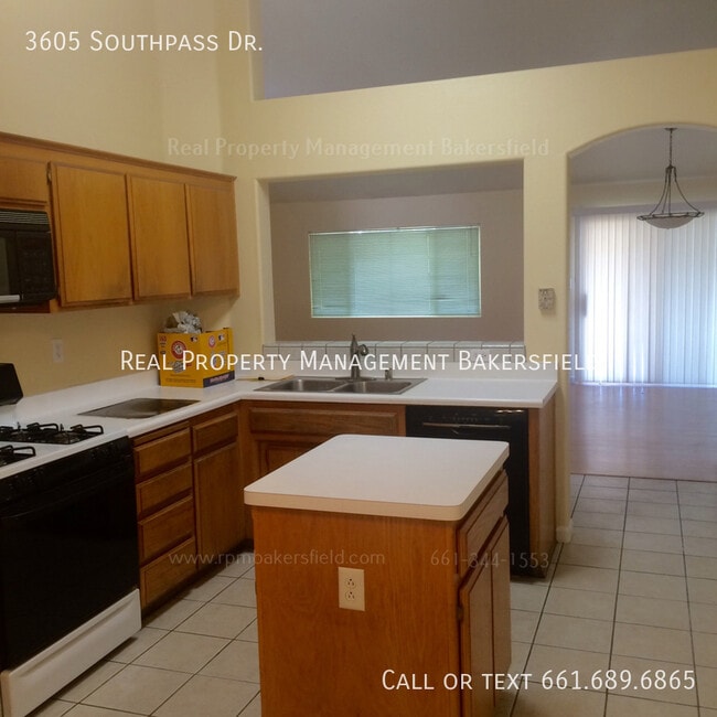 Building Photo - 3605 Southpass Dr