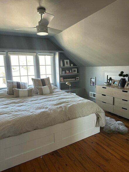 Building Photo - 9 Bogard St