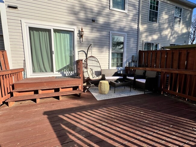 Building Photo - Come Home To This Updated And Convenient 3 Bed 3.5 Bath Townhome In Derwood! Now Available!