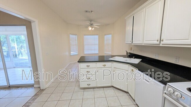 Building Photo - 1612 College Pkwy