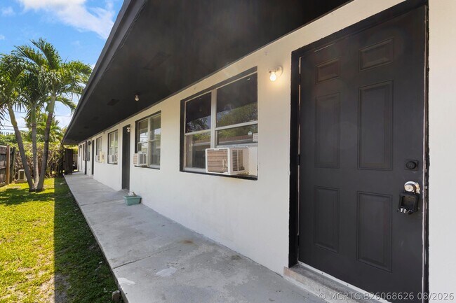 Building Photo - 730 NW 4th Ave