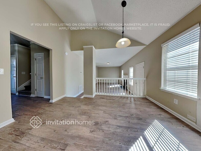 Building Photo - 3539 Riverview Club Dr