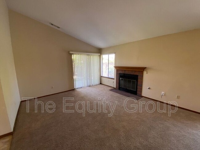 Building Photo - 1348 E Ferguson Ct