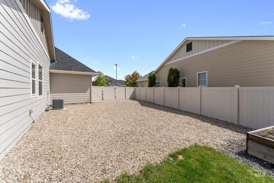 Building Photo - 5393 W Rosslare Dr