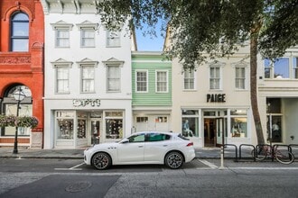 Building Photo - 2 bed/1 bath on King St. Live in the Heart...