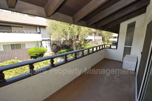 Building Photo - 31578 Agoura Rd