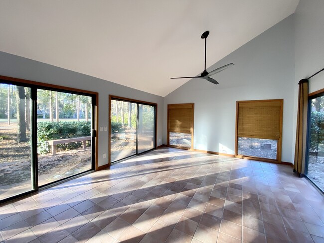 Building Photo - Rare opportunity to rent in Hilton Head Pl...