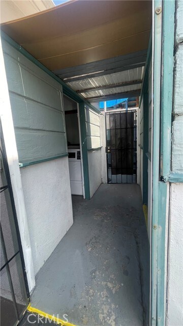 Building Photo - 364 S Sierra Madre Blvd