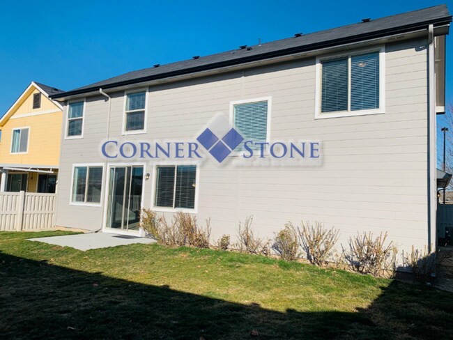 Building Photo - Wonderful Home In Middleton with 3 Car Garage!