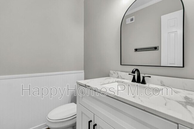 Building Photo - 5737 Dewsbury Ln