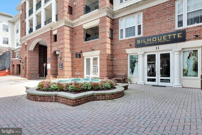 Building Photo - 3 Arch Pl