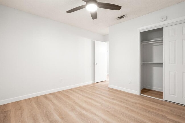 Building Photo - 8603 Woodstone Dr
