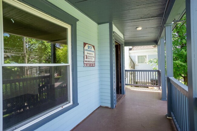 Building Photo - Beautiful Single Family Home Available 6/1/26