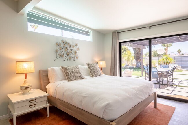Building Photo - Luxury Mid Century Oasis in Palm Springs (Monthly Only - No Long Term)