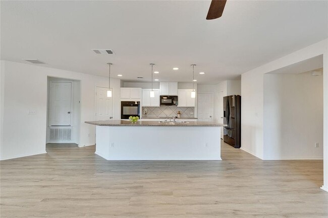 Building Photo - 120 Jasmine Cove