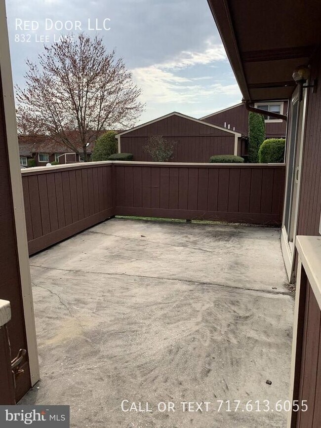 Building Photo - 832 Lee Ln